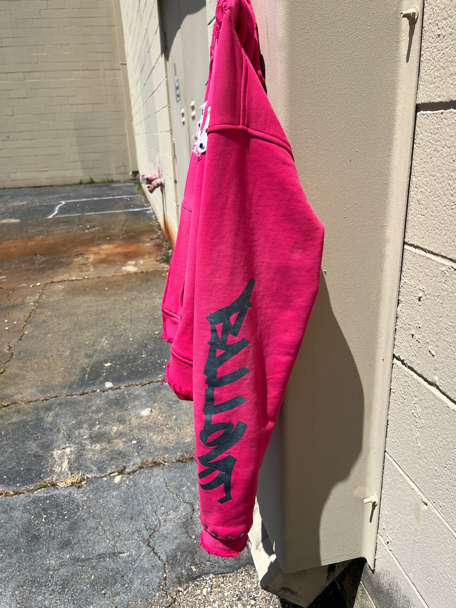 PAINT CAN PINK GRAFFITI ZIP UP