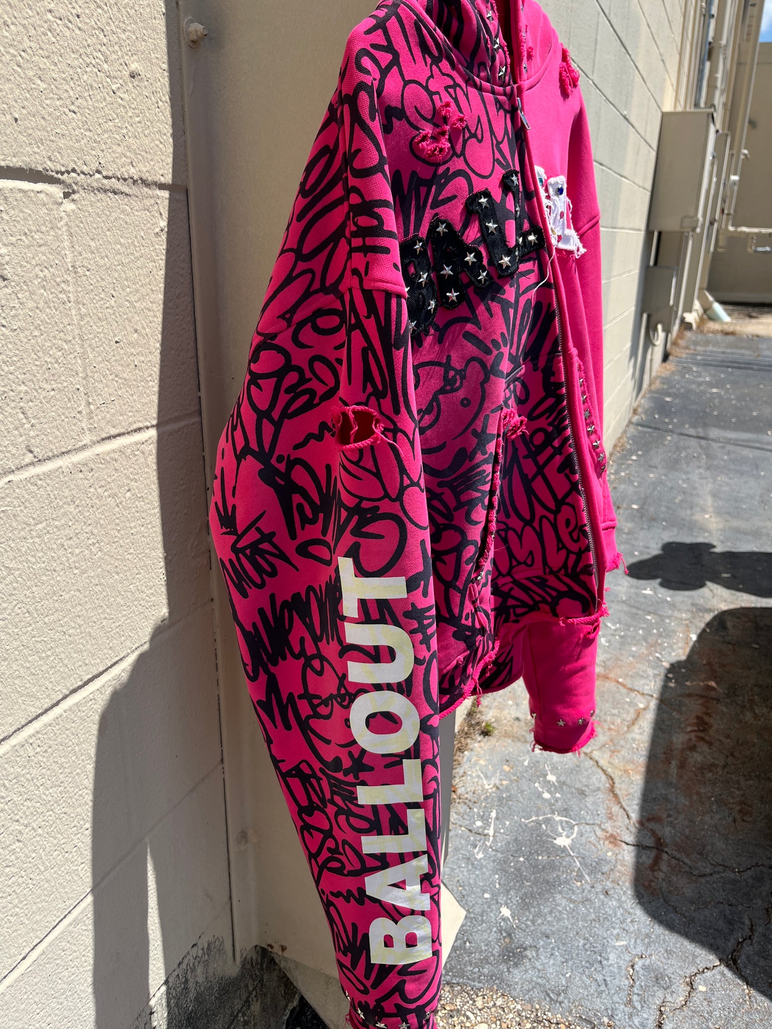 PAINT CAN PINK GRAFFITI ZIP UP