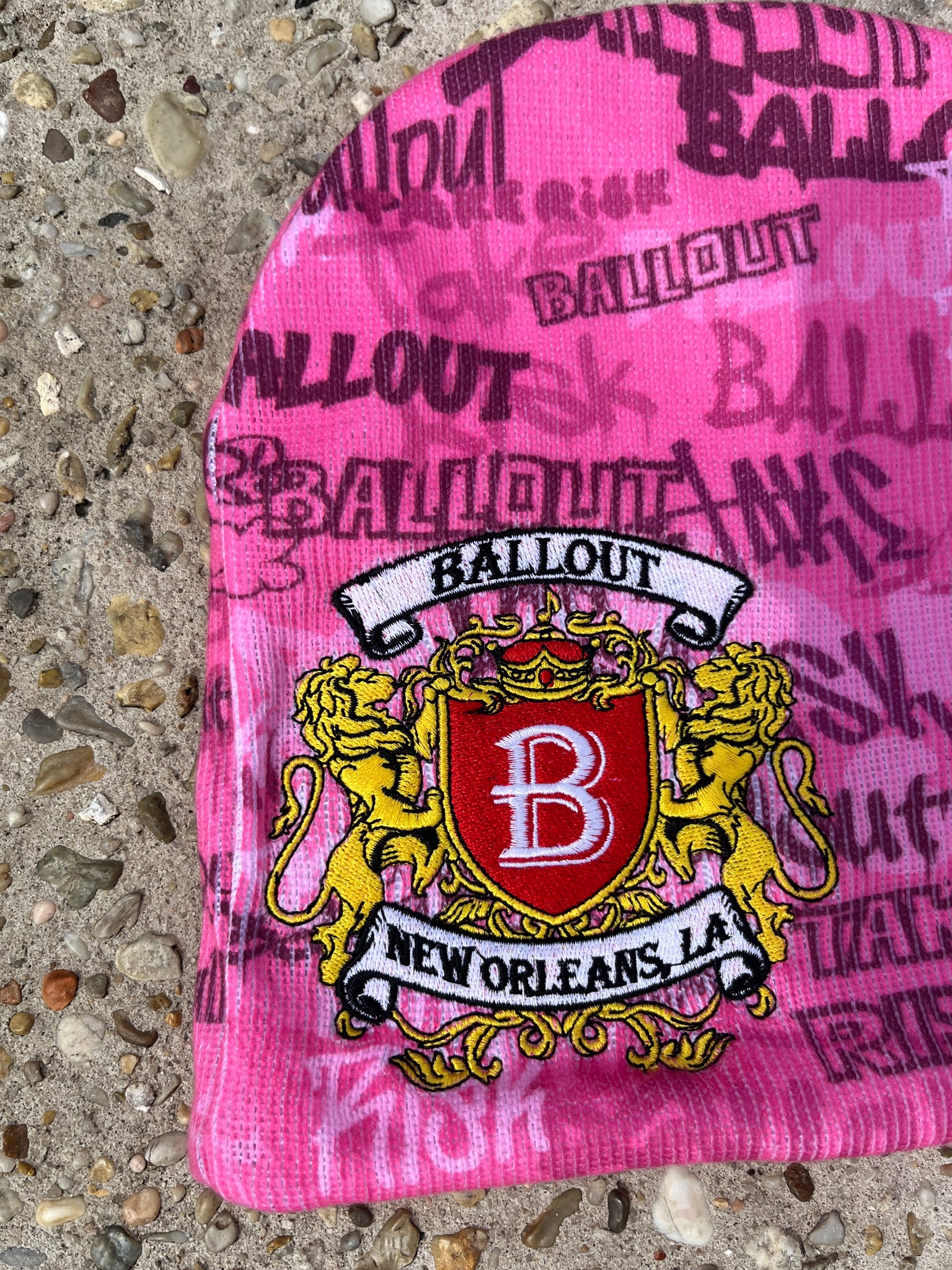 PAINT CAN PINK GRAFFITI BEANIE